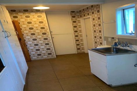 Photo of property in 1 Sovereign Place, Glenfield, Auckland, 0629