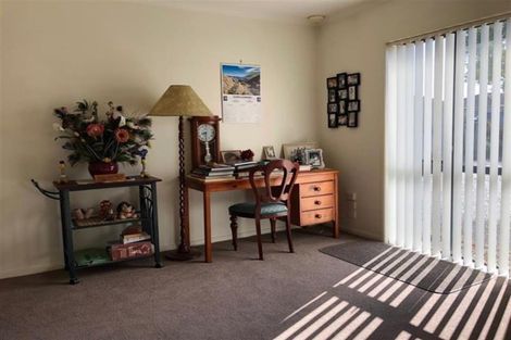 Photo of property in 15 Nier Place, East Tamaki Heights, Auckland, 2016