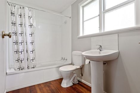 Photo of property in 12 Station Road, Te Puke, 3119