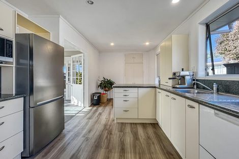 Photo of property in 50 Sylvan Avenue, Waikanae, 5036