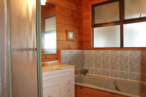 Photo of property in 43 Cable Bay Heights Drive, Cable Bay, 0420