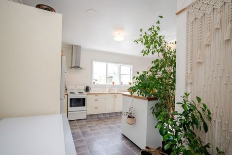 Photo of property in 28 Fox Street, Woodville, 4920