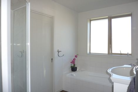 Photo of property in 26 Markham Way, Rolleston, 7614