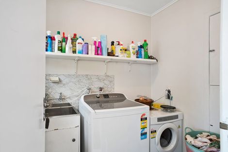 Photo of property in 15 Renata Crescent, Te Atatu Peninsula, Auckland, 0610
