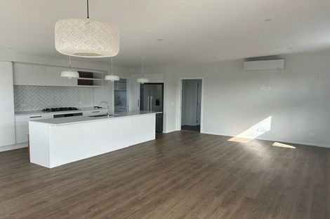 Photo of property in 3a Sandhurst Drive, Papamoa Beach, Papamoa, 3118