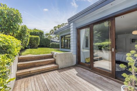 Photo of property in 22 Tai Paku Paku Road, Karaka Bays, Wellington, 6022