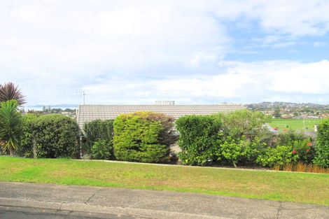 Photo of property in 16 Orewa Heights Crescent, Orewa, 0931