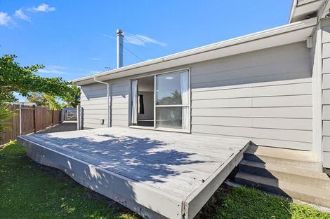 Photo of property in 26 Cumberland Place, Kelvin Grove, Palmerston North, 4414