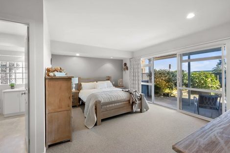 Photo of property in 14 Del Mar Place, Merrilands, New Plymouth, 4312