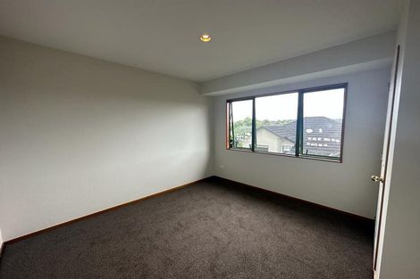 Photo of property in 15 Rosebay Rise, Henderson, Auckland, 0610
