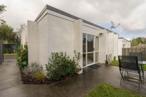 Photo of property in 1/74 La Trobe Street, Pakuranga Heights, Auckland, 2010