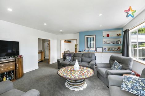 Photo of property in 22 Homedale Road, Wainuiomata, Lower Hutt, 5014