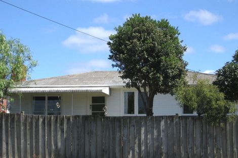 Photo of property in 2/164 Rangatira Road, Beach Haven, Auckland, 0626
