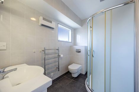 Photo of property in 21 Suncrest Drive, West Harbour, Auckland, 0618