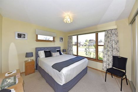 Photo of property in 12 Aileen Place, Upper Riccarton, Christchurch, 8041