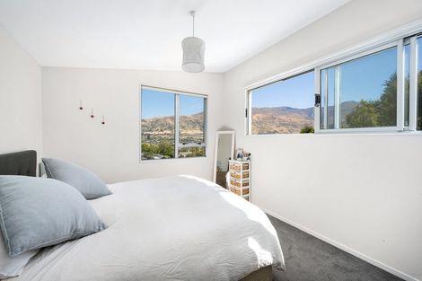 Photo of property in 17 Hillview Place, Wanaka, 9305