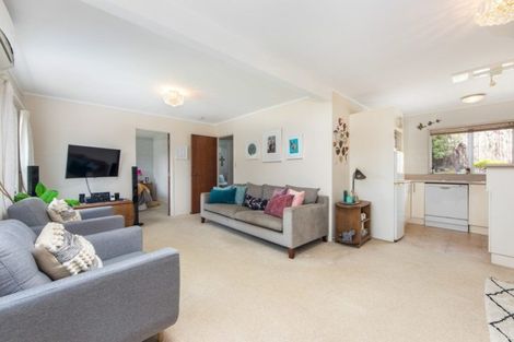 Photo of property in 1/19 Hollyhock Place, Browns Bay, Auckland, 0630