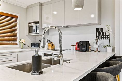 Photo of property in 22 Realm Place, Massey, Auckland, 0614