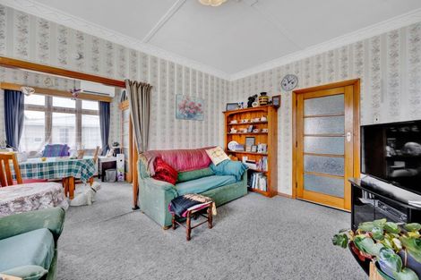 Photo of property in 30 Graham Street, Eltham, 4322