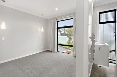 Photo of property in 10/25u Thackeray Street, Hamilton Lake, Hamilton, 3204