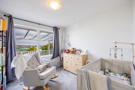 Photo of property in 17 Magdalen Place, West Harbour, Auckland, 0618