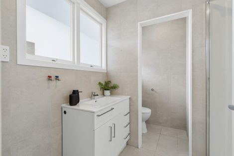 Photo of property in 51b Glenharrow Avenue, Avonhead, Christchurch, 8042