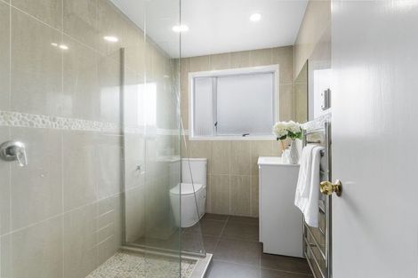 Photo of property in 54 Cockayne Crescent, Sunnynook, Auckland, 0620