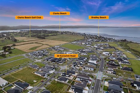 Photo of property in 30 Korowhiti Road, Clarks Beach, 2122