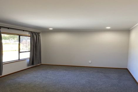 Photo of property in 6 Septimus Place, Henderson, Auckland, 0612