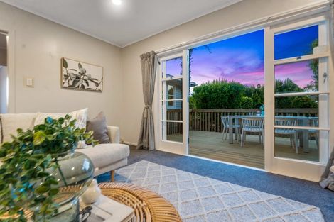 Photo of property in 1/12 Selwyn Crescent, Forrest Hill, Auckland, 0620