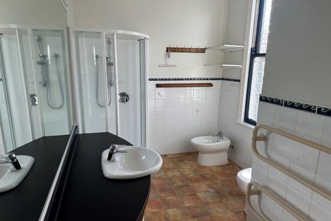 Photo of property in 98a Northland Road, Northland, Wellington, 6012