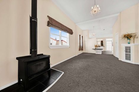 Photo of property in 3 Victoria Street, Hawera, 4610