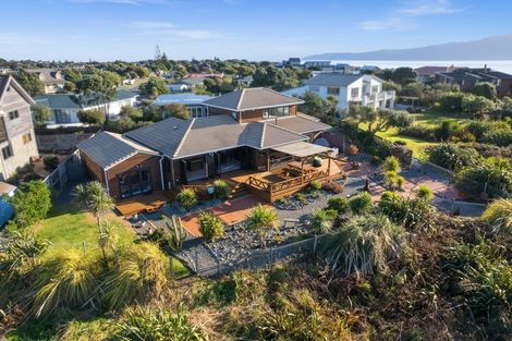 Photo of property in 263 Manly Street, Paraparaumu Beach, Paraparaumu, 5032