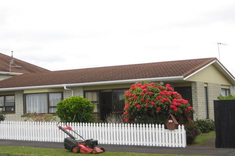 Photo of property in 2 Wilton Street, Westown, New Plymouth, 4310