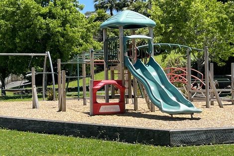 Photo of property in 51 Topliss Drive, Northcross, Auckland, 0632