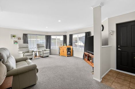 Photo of property in 23 Raabia Close, Parakai, 0830
