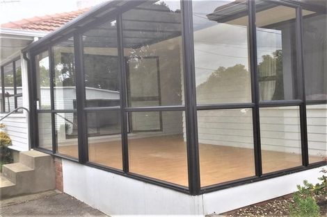 Photo of property in 8 Boler Place, New Lynn, Auckland, 0600