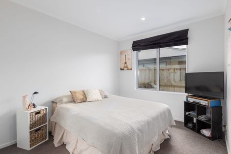 Photo of property in 32 Lansdowne Way, Rolleston, 7615