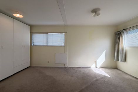 Photo of property in 8 Jillteresa Crescent, Half Moon Bay, Auckland, 2012
