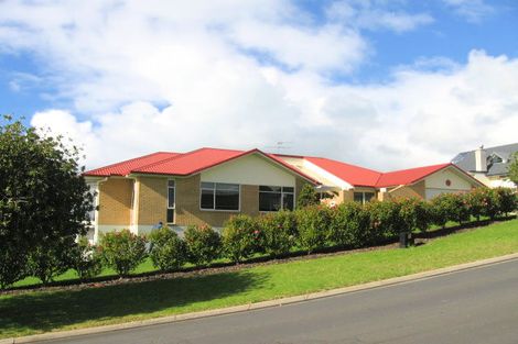 Photo of property in 14 Ngahere Views, Orewa, 0931