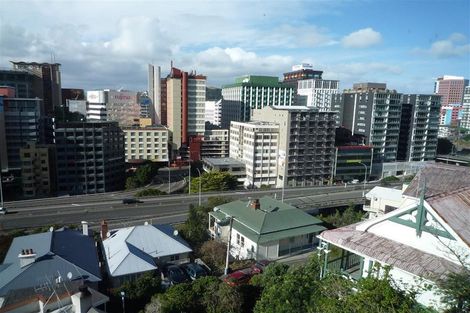 Photo of property in 1/21a Talavera Terrace, Kelburn, Wellington, 6012