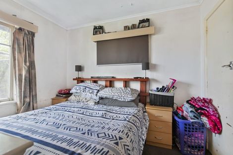 Photo of property in 2c Matipo Road, Te Atatu Peninsula, Auckland, 0610