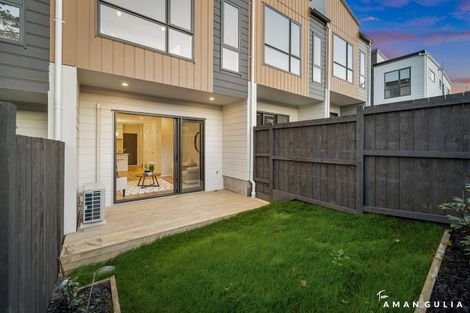 Photo of property in 93 Woodglen Road, Glen Eden, Auckland, 0602