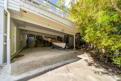 Photo of property in 132 Cheviot Road, Lowry Bay, Lower Hutt, 5013