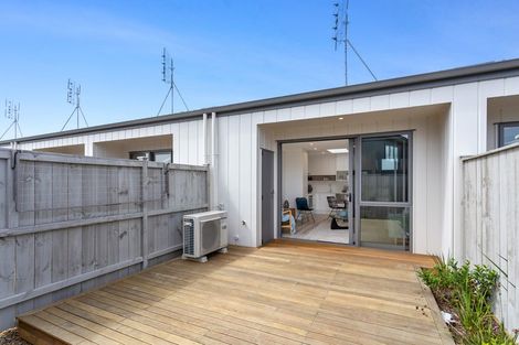 Photo of property in 15 Periko Way, Takanini, 2112