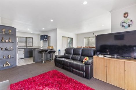 Photo of property in 2 Whitbourne Heights, Manurewa, Auckland, 2105