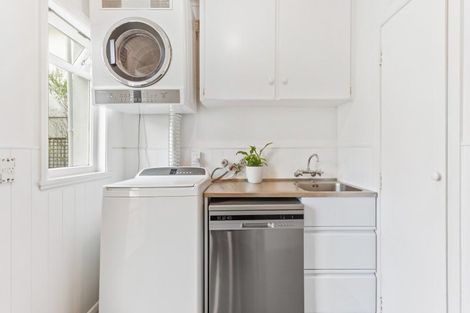 Photo of property in 30c Eleventh Avenue, Tauranga, 3110