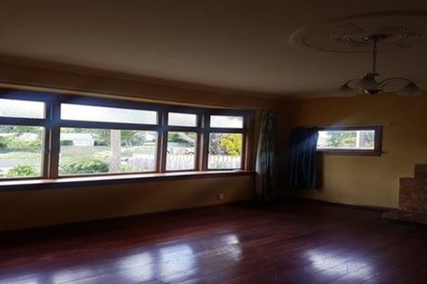 Photo of property in 31 Pahiatua Street, Hokowhitu, Palmerston North, 4410