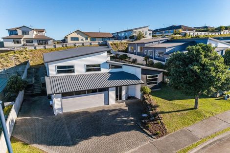 Photo of property in 38 Tongariro Drive, Aotea, Porirua, 5024