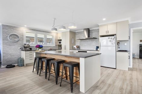 Photo of property in 12 Kereru Place, Pyes Pa, Tauranga, 3112